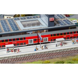 FALLER (120202) Moderner Bahnsteig mit Zubehör